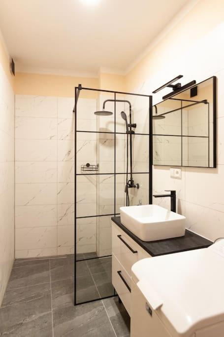 Vysoka Apartman Emf/Stp Pressburg Exterior foto